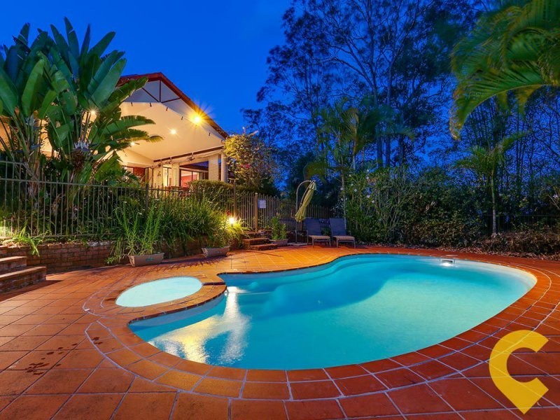 4 Hidden Valley Drive, Eatons Hill QLD 4037