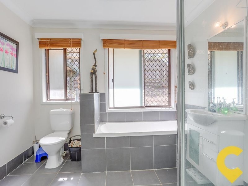 16 Cania Cres, Petrie QLD 4502