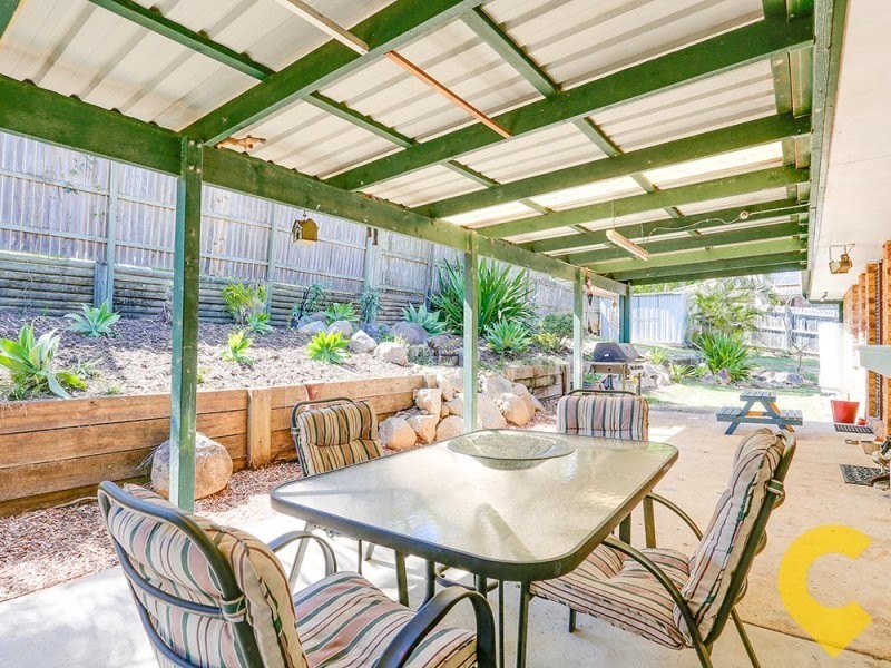 16 Cania Cres, Petrie QLD 4502