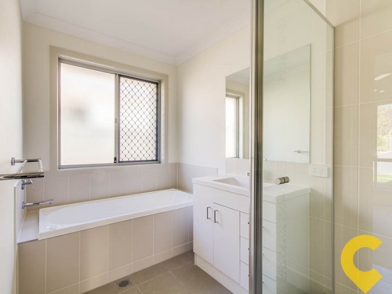 11 Hipwood St, Morayfield QLD 4506