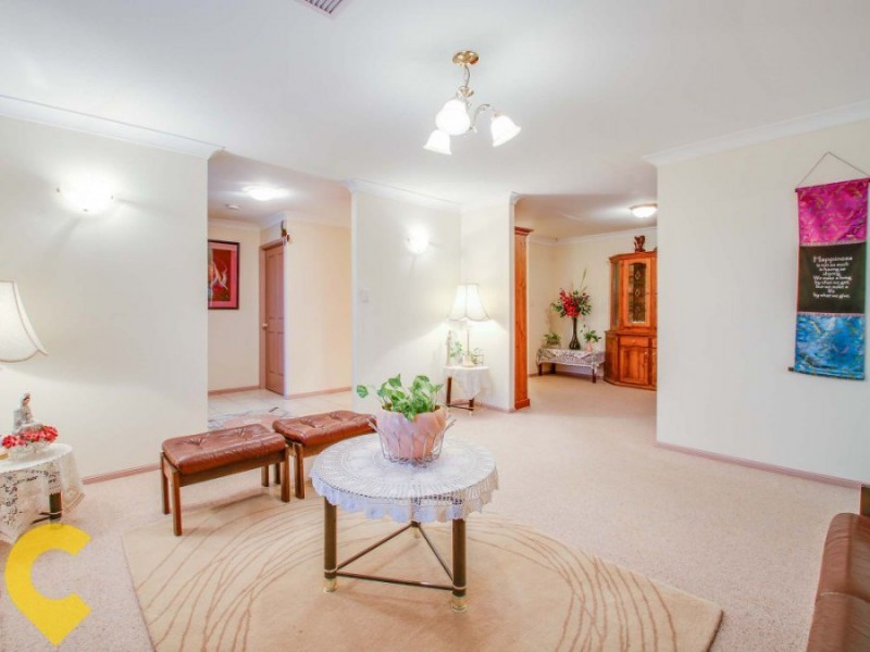 8 Calliston Court, Cashmere QLD 4500