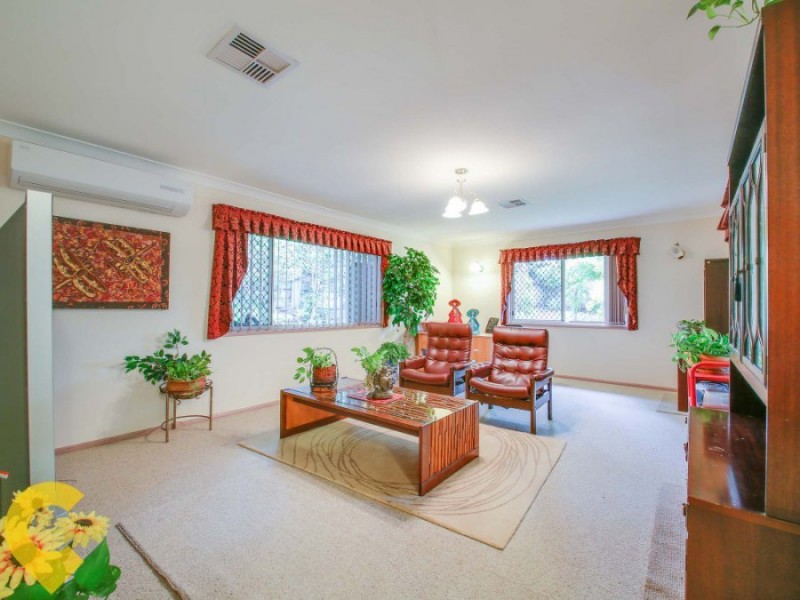 8 Calliston Court, Cashmere QLD 4500