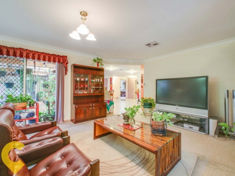 8 Calliston Court, Cashmere QLD 4500