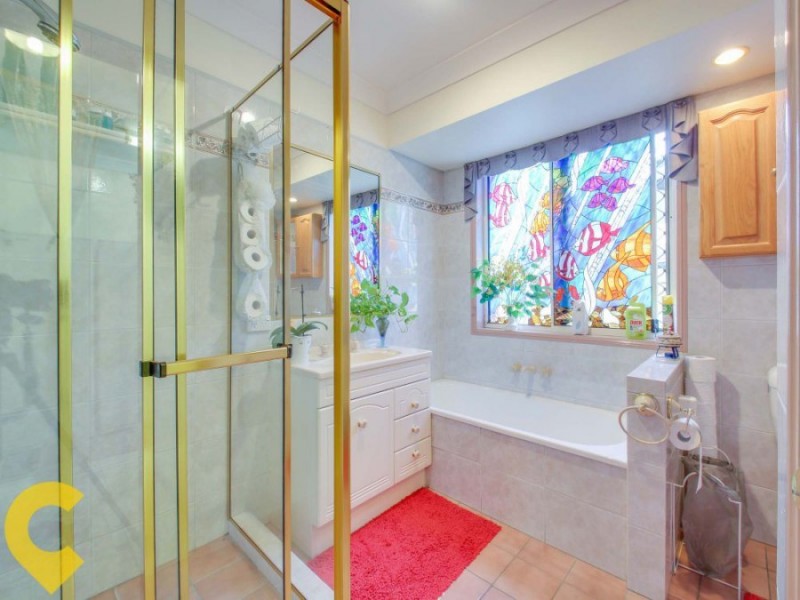 8 Calliston Court, Cashmere QLD 4500
