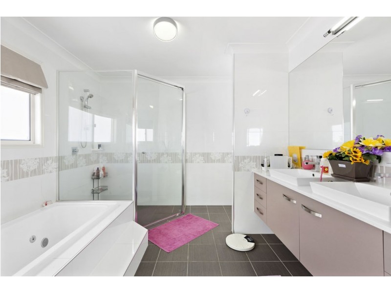 16 Griffith Court, North Lakes QLD 4509