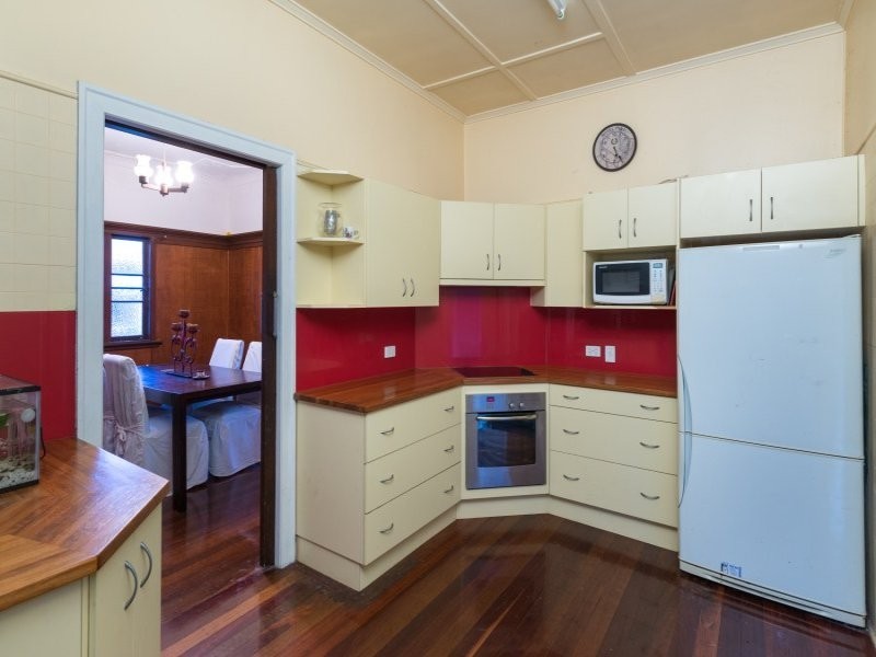 8 Bowd Parade, Wavell Heights QLD 4012