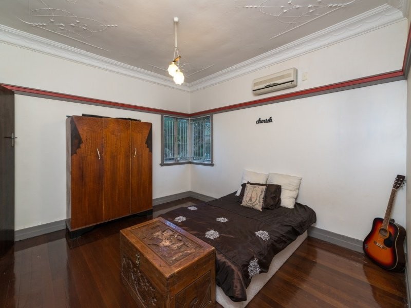 8 Bowd Parade, Wavell Heights QLD 4012