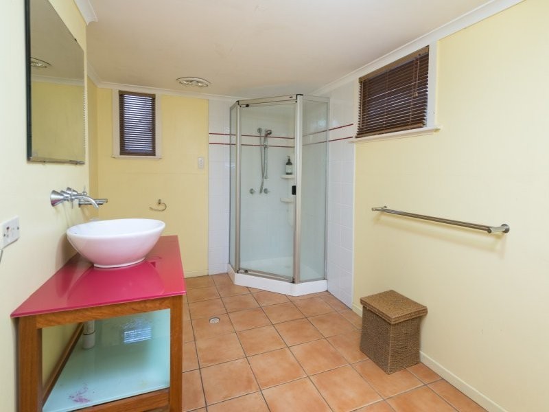 8 Bowd Parade, Wavell Heights QLD 4012