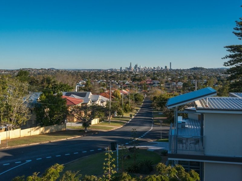 8 Bowd Parade, Wavell Heights QLD 4012
