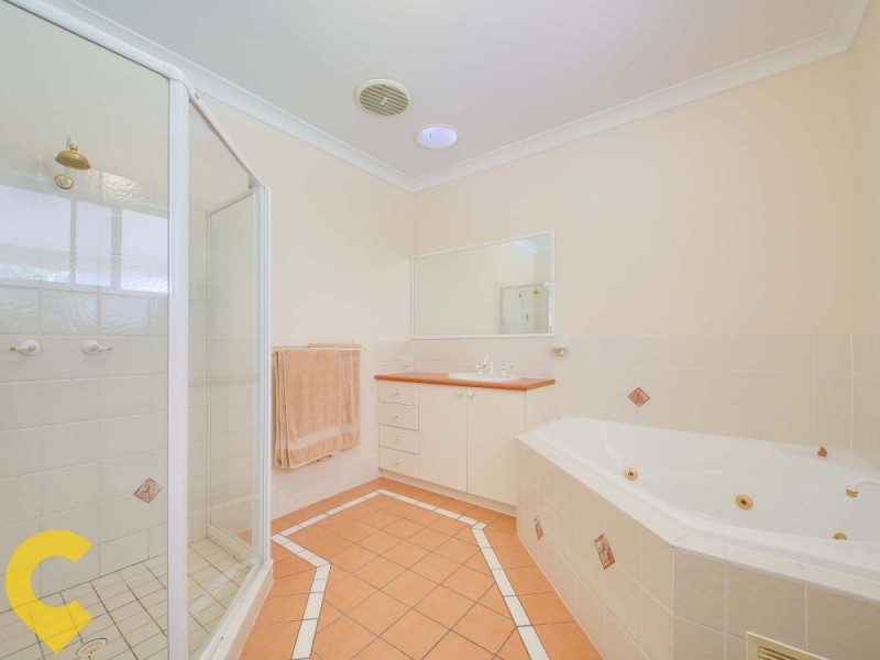 1 Creekwood Court, Warner QLD 4500