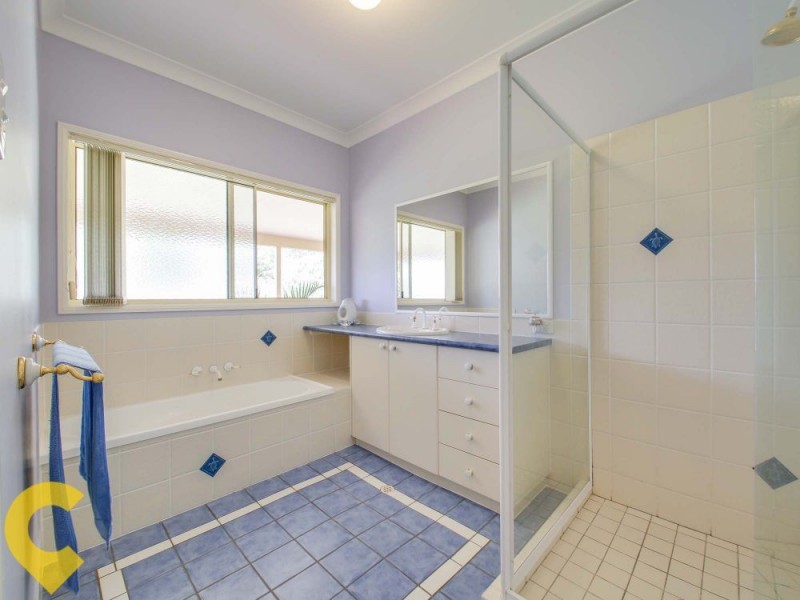 1 Creekwood Court, Warner QLD 4500