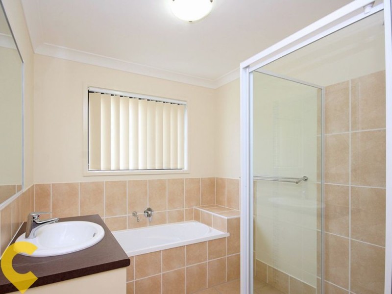 15 Adam Court, Kallangur QLD 4503