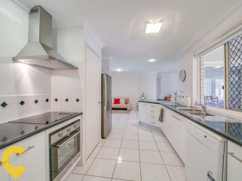 32 Blue Mountain Crescent, Warner QLD 4500