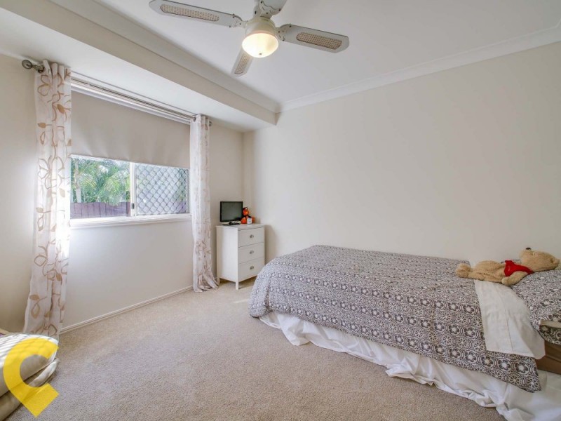 32 Blue Mountain Crescent, Warner QLD 4500