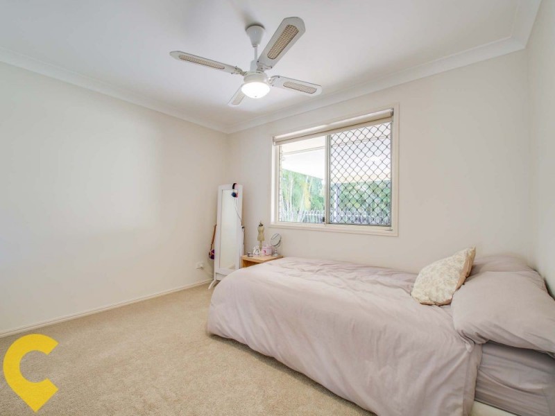 32 Blue Mountain Crescent, Warner QLD 4500