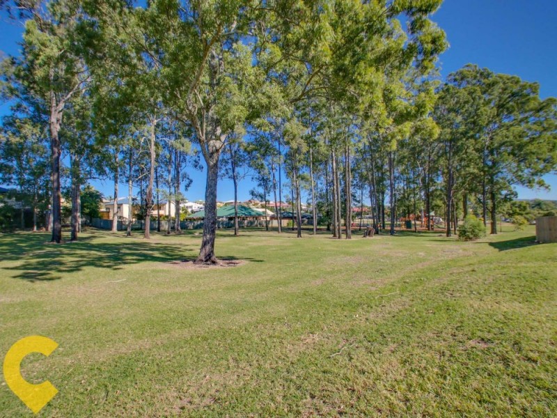 32 Blue Mountain Crescent, Warner QLD 4500
