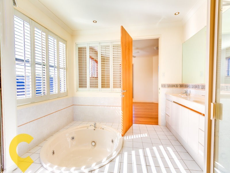 32 Cressbrook Drive, Albany Creek QLD 4035