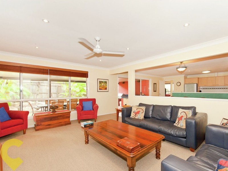 19 Woonara Drive, Petrie QLD 4502