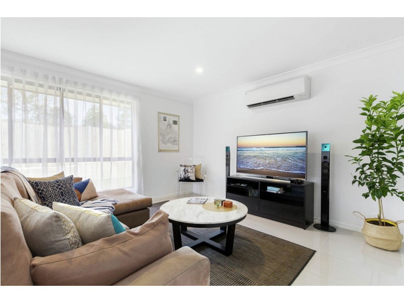 71 Carlingford Circuit, Warner QLD 4500