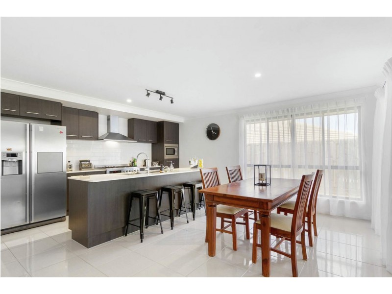 71 Carlingford Circuit, Warner QLD 4500