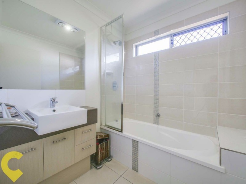 1121 South Pine Road, Arana Hills QLD 4054