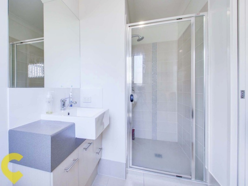 1121 South Pine Road, Arana Hills QLD 4054