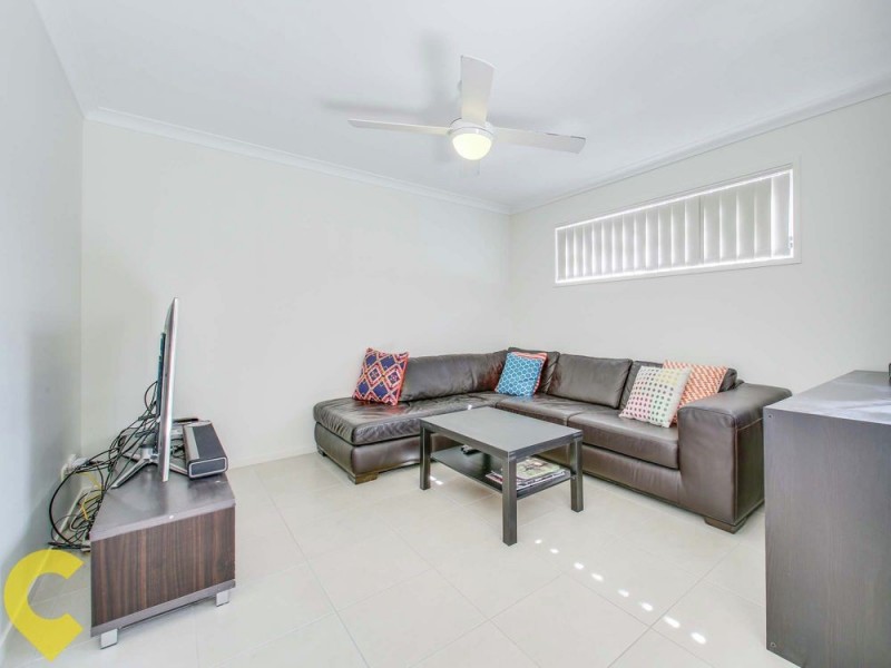 1121 South Pine Road, Arana Hills QLD 4054