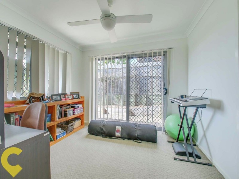 1121 South Pine Road, Arana Hills QLD 4054