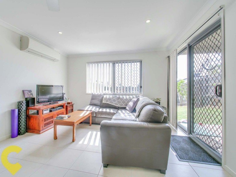 1121 South Pine Road, Arana Hills QLD 4054