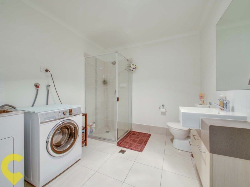 1121 South Pine Road, Arana Hills QLD 4054