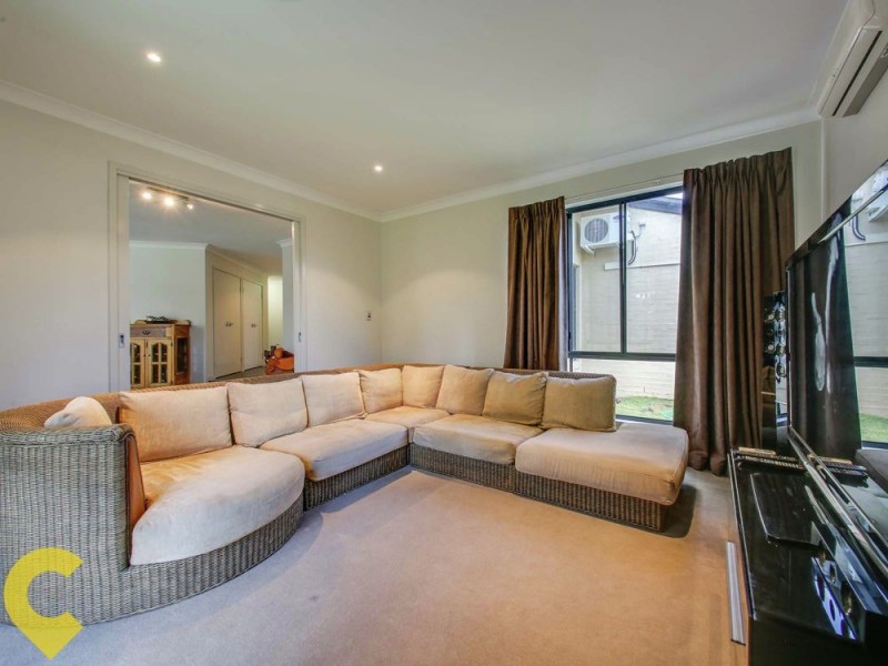 25 Montclare Court, Cashmere QLD 4500