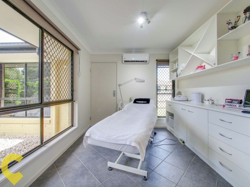 25 Montclare Court, Cashmere QLD 4500