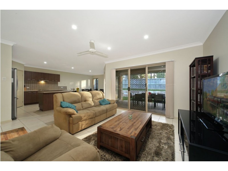 8 Atlantic Place, Warner QLD 4500