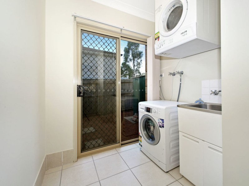 8 Atlantic Place, Warner QLD 4500