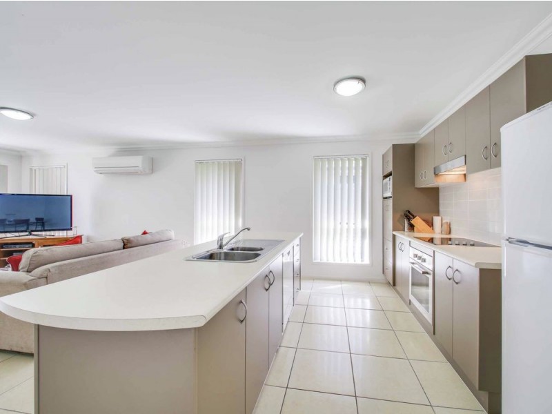 8 Winlock Circuit, Warner QLD 4500