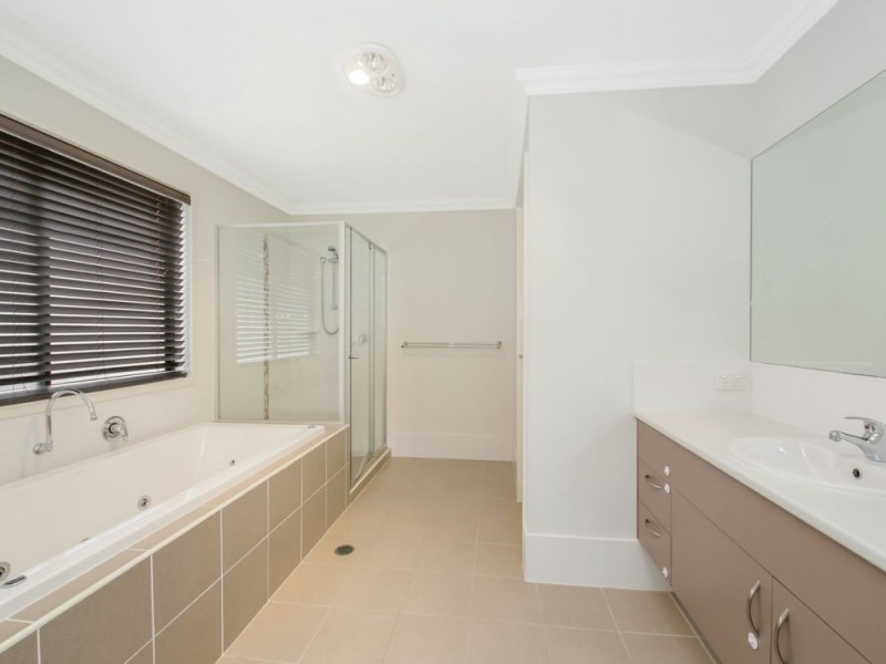 60 Gordons Crossing Road East, Joyner QLD 4500