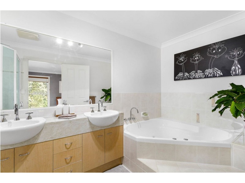 14 Corvus Drive, Cashmere QLD 4500