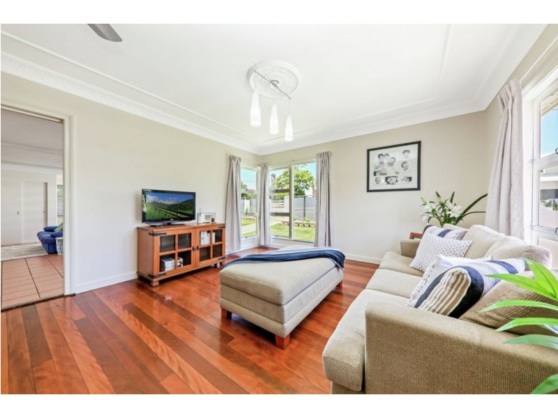 1 Ashley Road, Chermside West QLD 4032