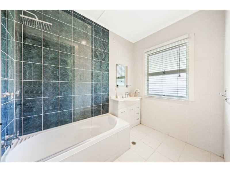 1 Ashley Road, Chermside West QLD 4032