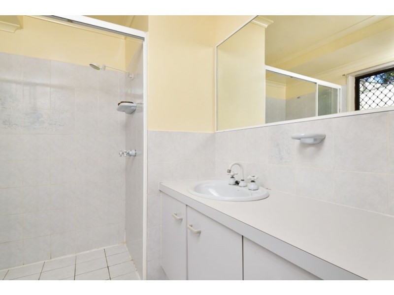 2 Troy Court, Eatons Hill QLD 4037