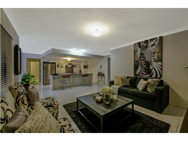 9 Dana Street, Cashmere QLD 4500