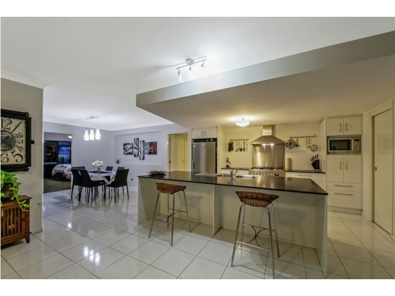9 Dana Street, Cashmere QLD 4500