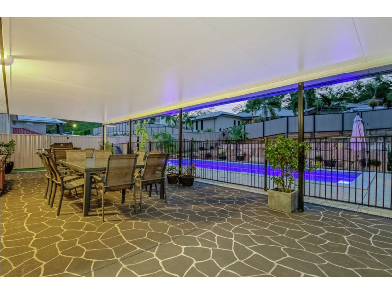 9 Dana Street, Cashmere QLD 4500