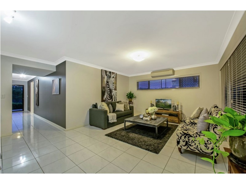 9 Dana Street, Cashmere QLD 4500