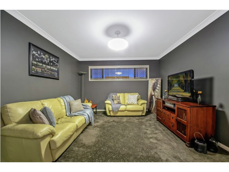 9 Dana Street, Cashmere QLD 4500