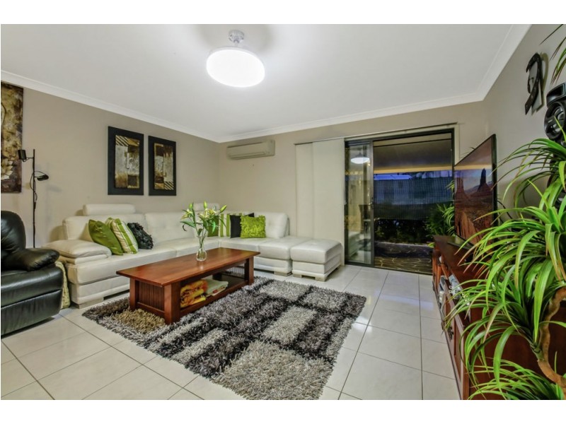 9 Dana Street, Cashmere QLD 4500
