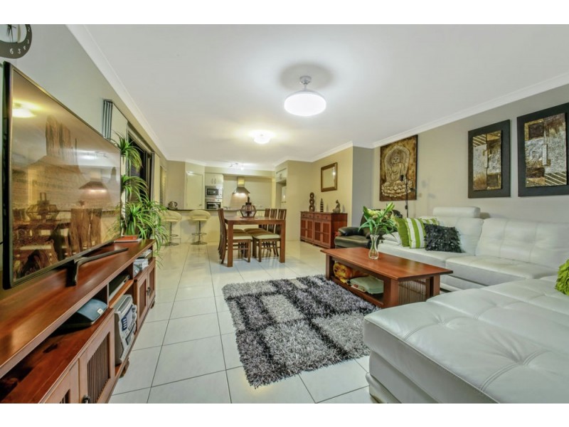 9 Dana Street, Cashmere QLD 4500