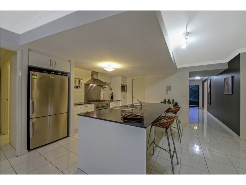 9 Dana Street, Cashmere QLD 4500