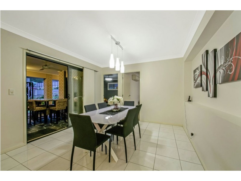 9 Dana Street, Cashmere QLD 4500