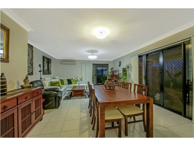 9 Dana Street, Cashmere QLD 4500